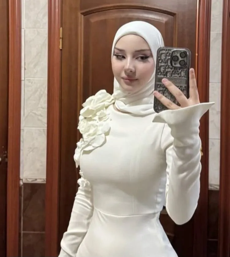 Defne - Çatalca Escort